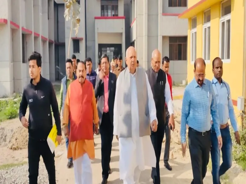 अस्पताल में रखें सभी दवाएं, मरीजों को बाहर न जाना पड़े : कृषि मंत्री