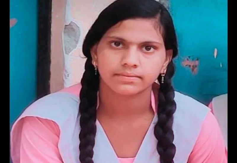 अमरोहा : ट्रेन की चपेट में आकर छात्रा की मौत, देने जा रही थी इंटरमीडिएट की परीक्षा  