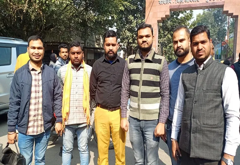 मुरादाबाद : '14 फरवरी को Valentine Day न मनाएं, पुलवामा हमले में शहीद हुए जवानों को दें श्रद्धांजलि'