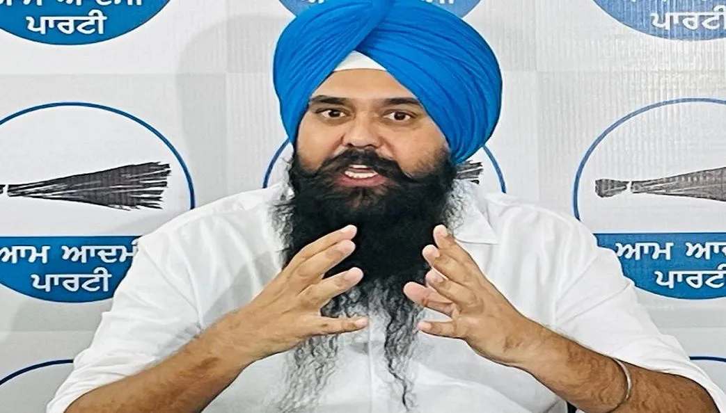 भाजपा के इशारे पर काम कर रहे राज्यपाल को तुरंत पंजाब से स्थानांतरित किया जाना चाहिए: कंग 
