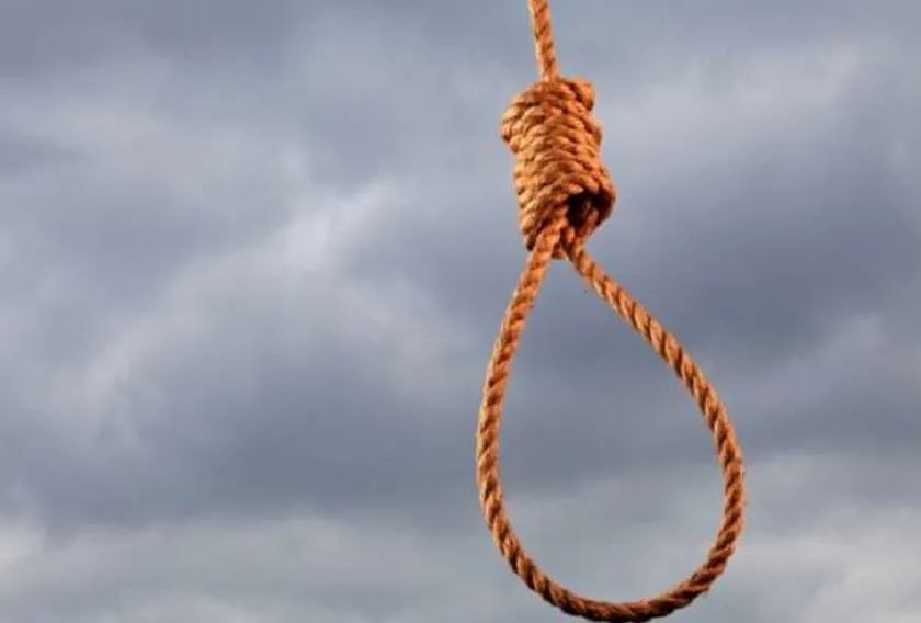 पीलीभीत: घर पर बेटे का फंदे से लटका मिला शव, मचा हड़कंप