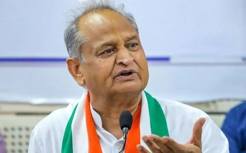 कानून बनाकर पूरे देश में सामाजिक सुरक्षा लागू करे केंद्र सरकार: गहलोत 