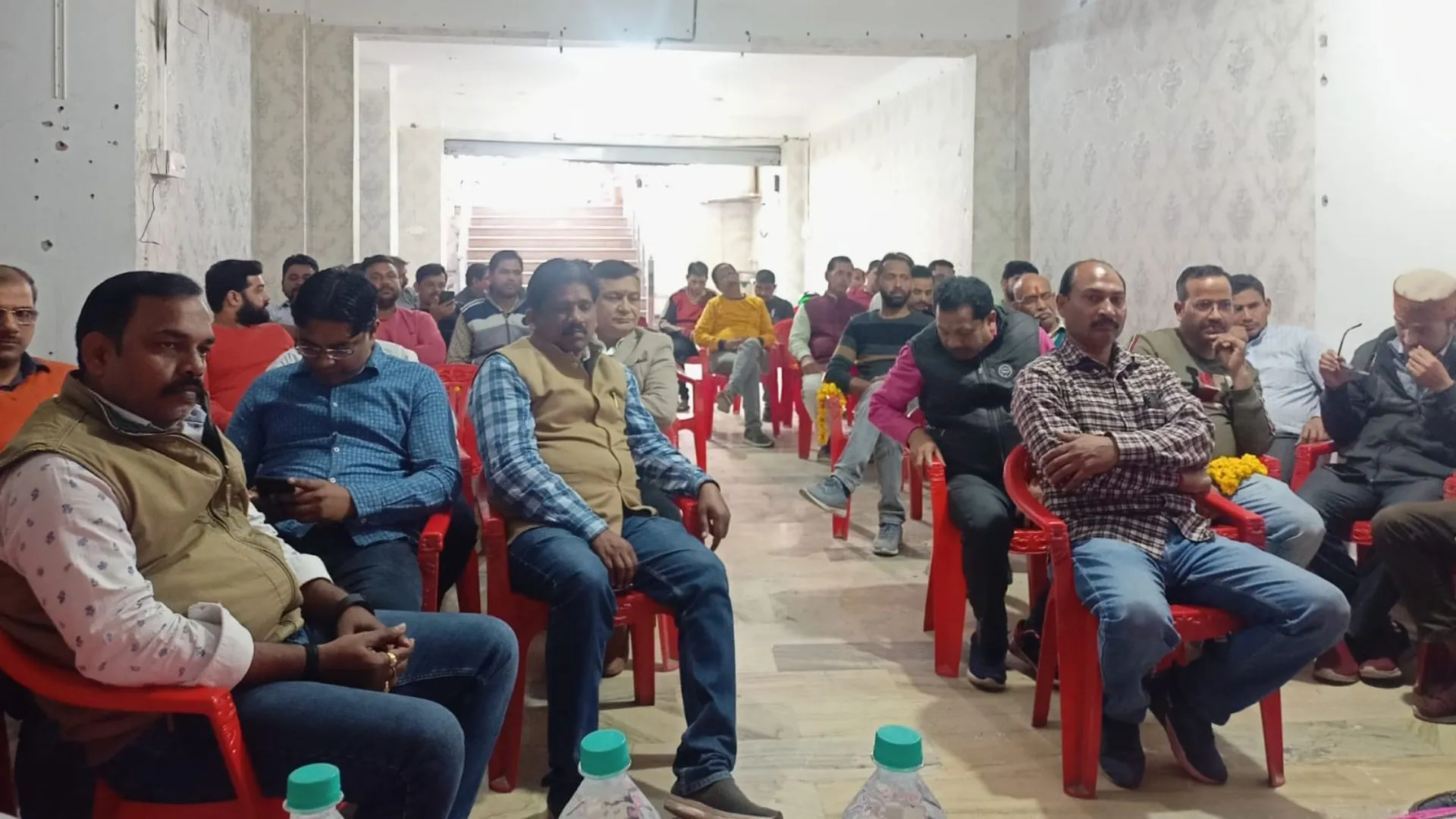 जहर खाकर SSP दफ्तर पहुंचा पति (11)