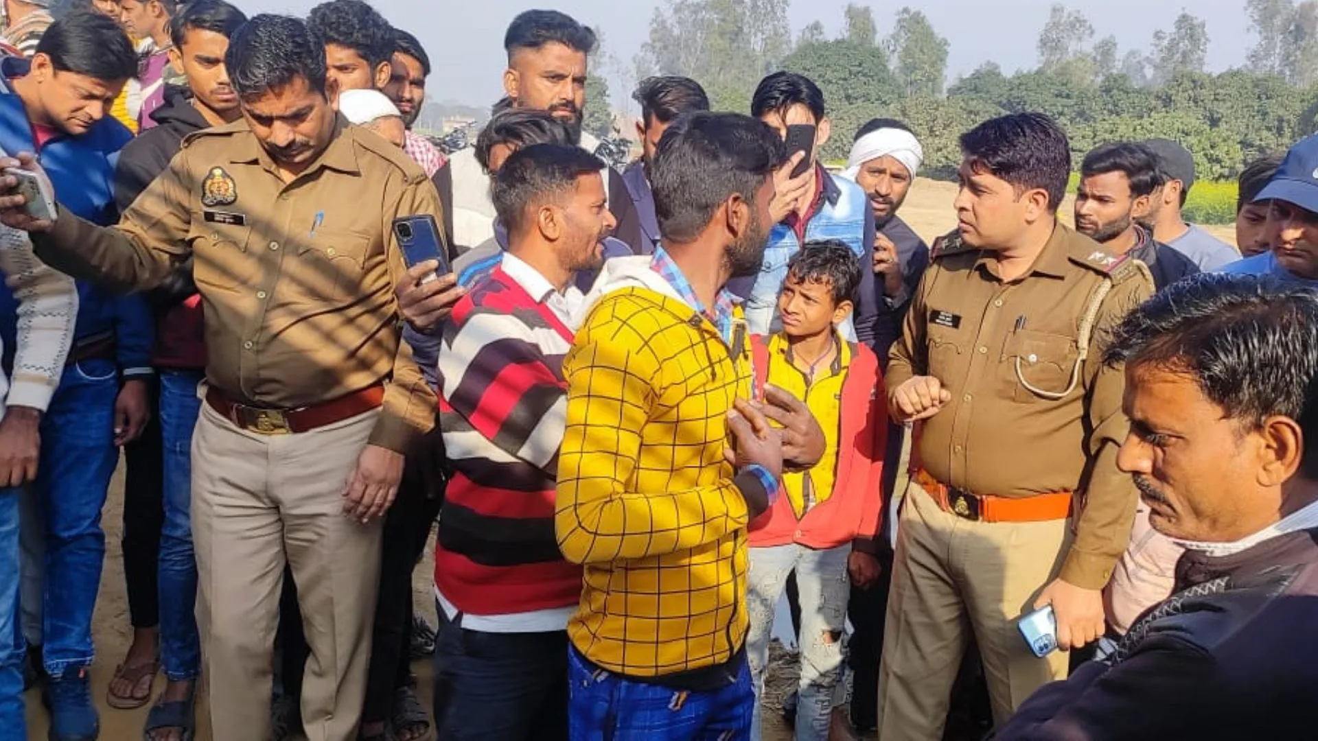 मेरठ : पानी के टैंकर ने बाइक सवार मजदूरों को कुचला, दो की मौत, एक घायल