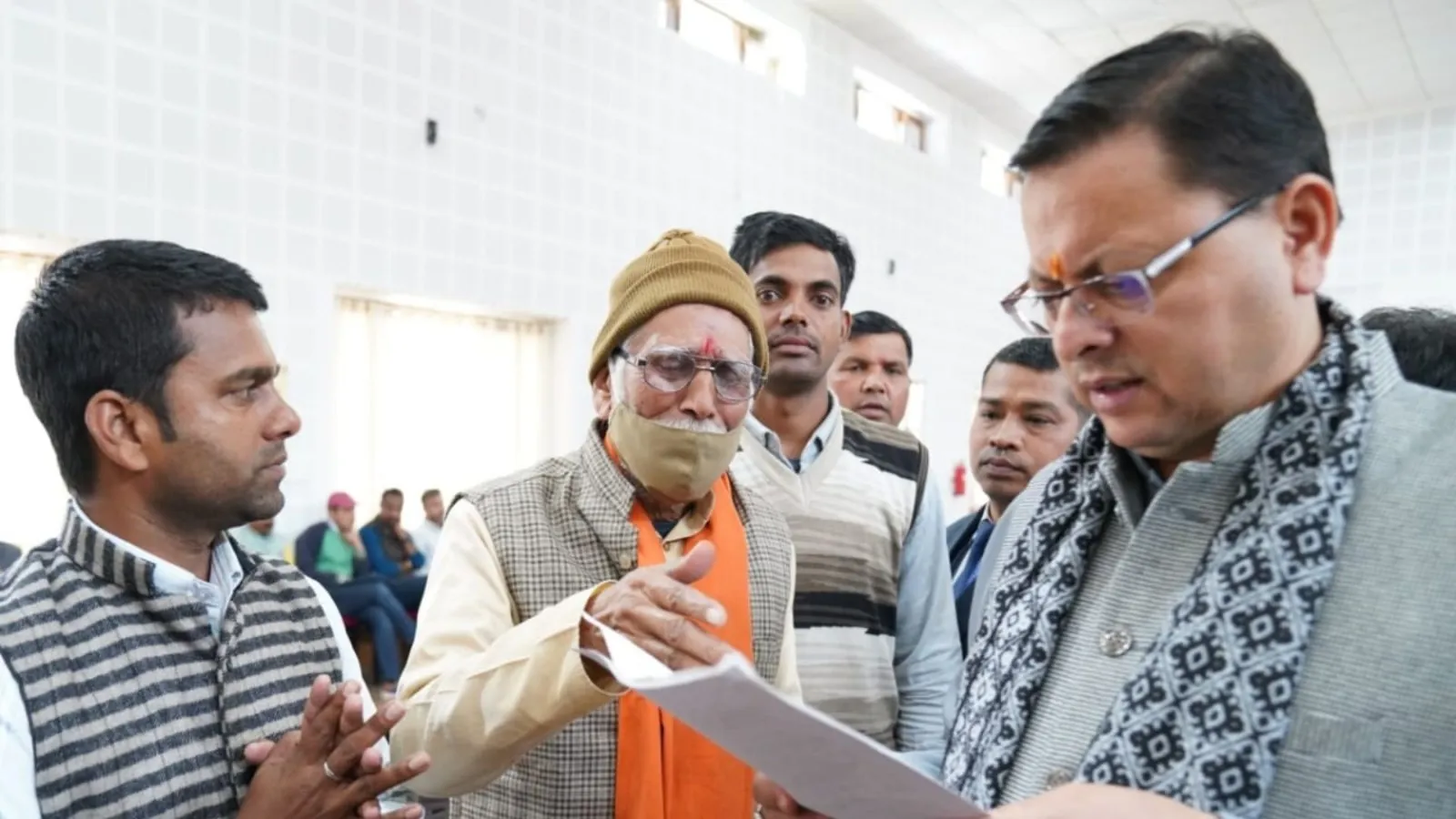 Joshimath Sinking: जोशीमठ प्रभावितों के 6 महीने के पानी व बिजली बिल माफ, धामी सरकार का ऐलान