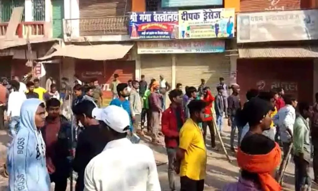 झारखंड के पांकी बाजार में दो पक्षों के विवाद में जमकर पत्थरबाजी, कुछ पुलिसकर्मी जख्मी 