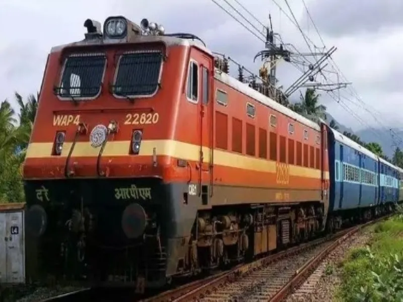 लखनऊ : स्पेशल ट्रेनों से मुंबई जाने वाले यात्रियों को मिलेगी राहत