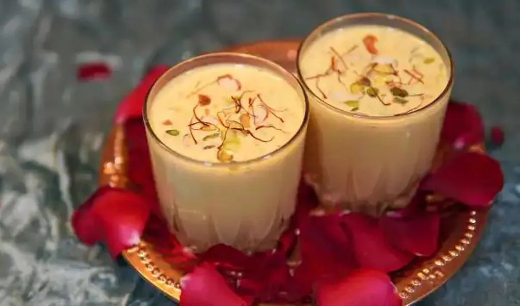Mahashivratri 2023: इस महाशिवरात्रि घर पर बनाएं ठंडाई, यहां जानें इसे बनाने की विधि