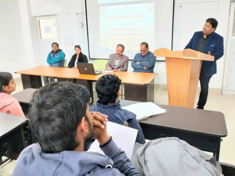 परम्परागत माध्यम डिजिटल मीडिया में सहायक : सिद्दीकी