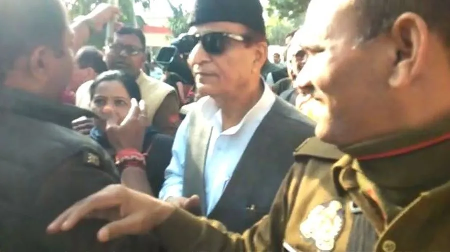 शाहजहांपुर की सीजेएम कोर्ट में पेश हुए आजम खां, बयान हुए दर्ज...जानिए पूरा मामला