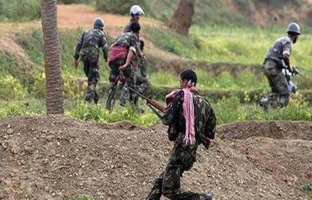 छत्तीसगढ़: पुलिस और नक्सलियों की मुठभेड़ में चार नक्सलियों के मारे जाने का दावा 