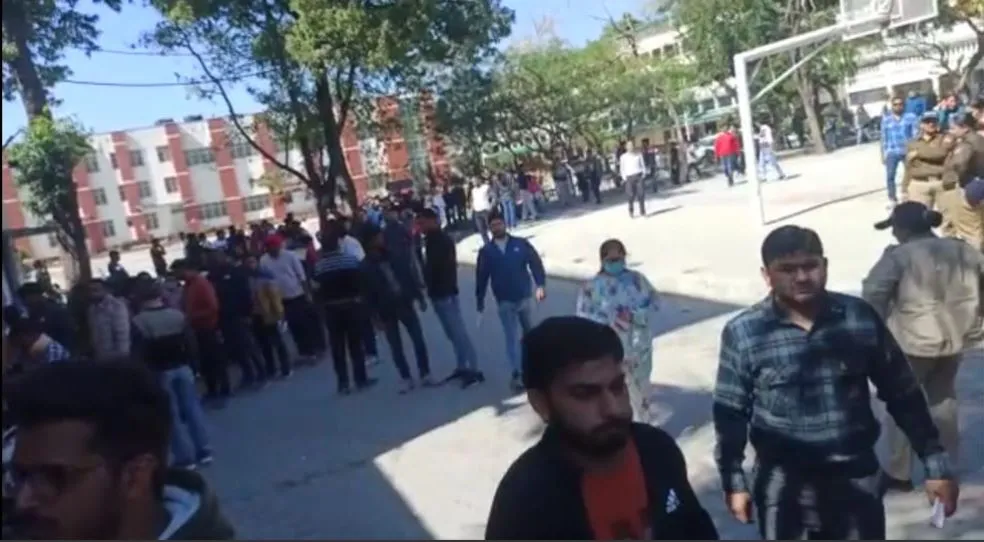 UKPCS MAINS EXAM: हल्द्वानी के अलग-अलग केंद्रों पर शांतिपूर्ण ढंग से परीक्षा संपन्न 