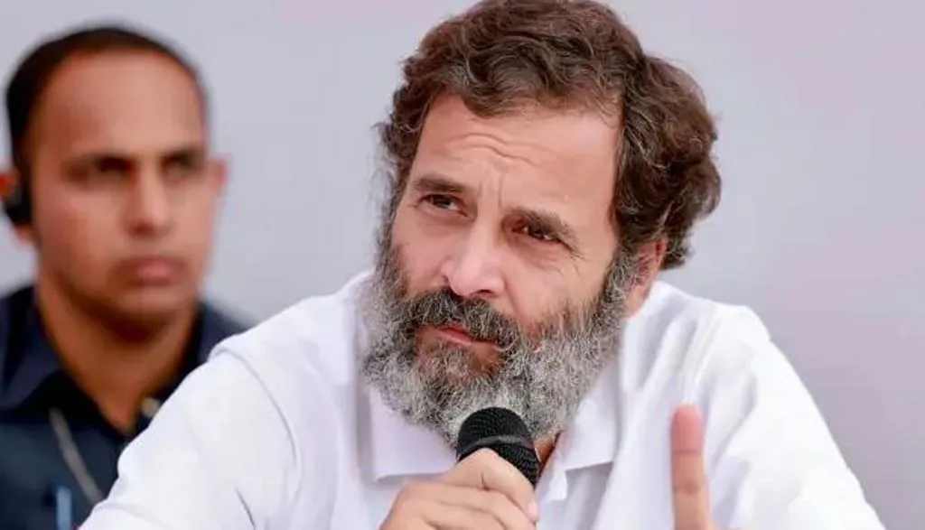 राहुल गांधी ने वायनाड संसदीय क्षेत्र का दौरा किया शुरू, आदिवासी परिवार से की मुलाकात
