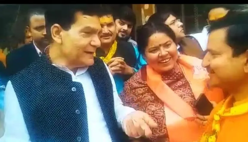 मथुरा दौरे पहुंचे ऊर्जा मंत्री, बजट के फायदे जनता को बताने की भाजपाइयों से की अपील