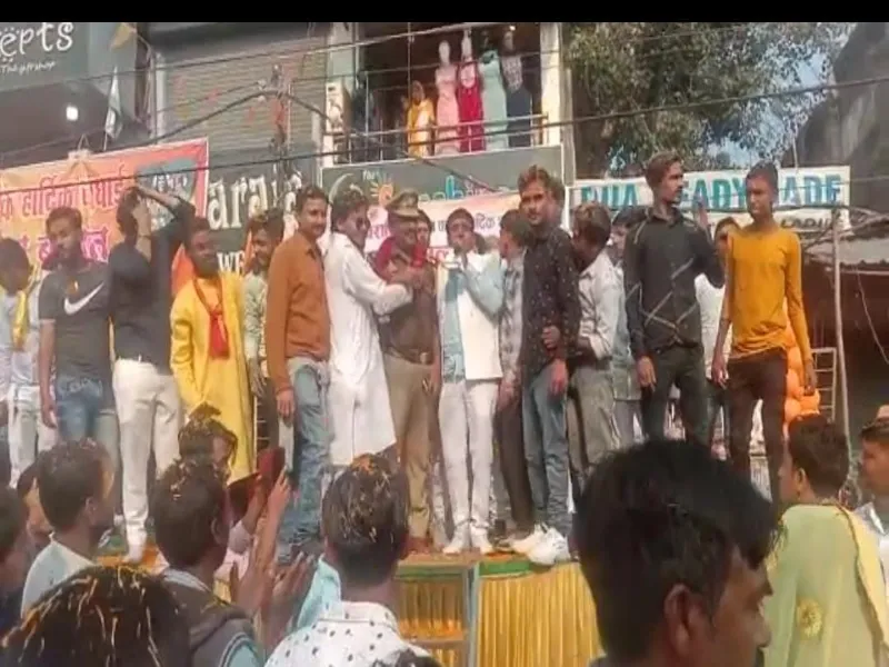 कानपुर : सम्मान करते हिस्ट्रीशीटर का वीडियो वायरल