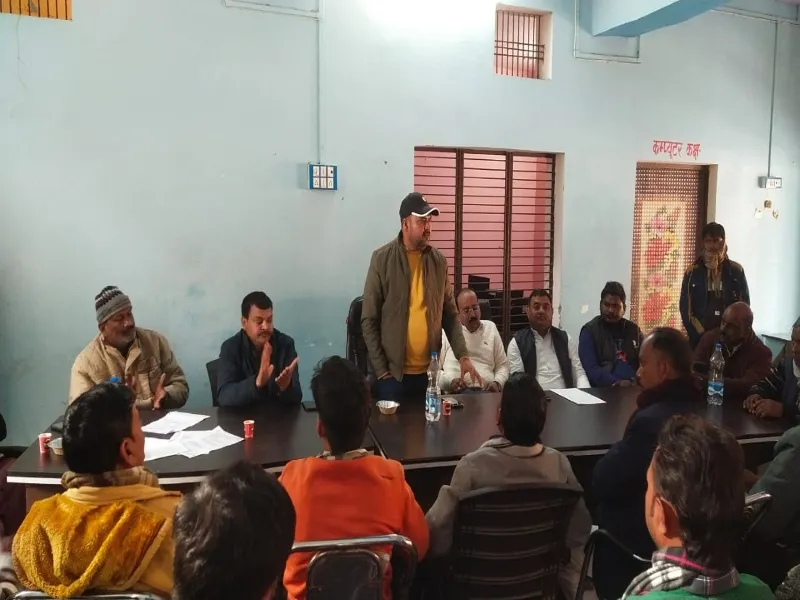 अयोध्या : रिपोर्ट दर्ज न होने से आंदोलित हुआ प्रधान संघ, करेंगे कार्य बहिष्कार 