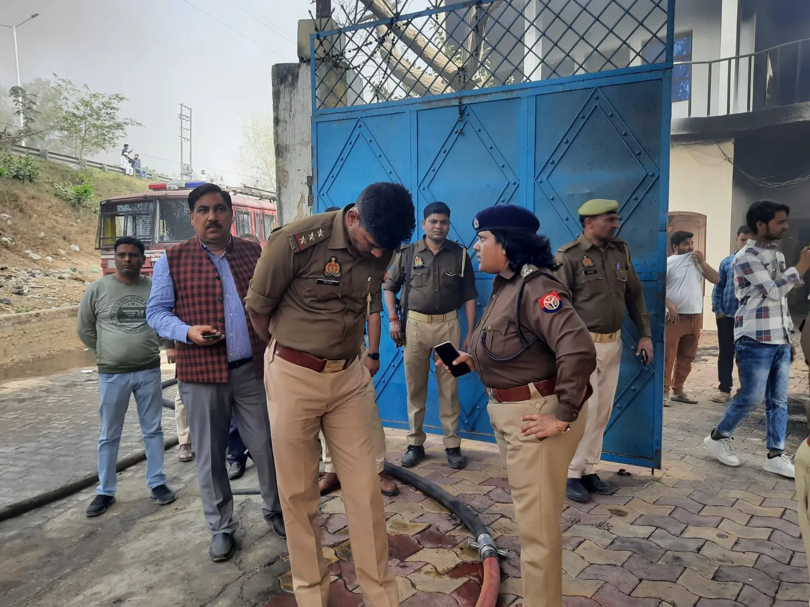 फैक्ट्री में लगी भीषण आग 2