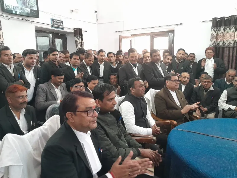 अयोध्या : रामपथ निर्माण और सृजन में डीएम ने मांगा अधिवक्ताओं का सहयोग
