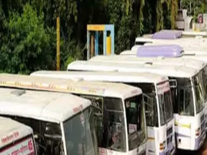 लखनऊ : परिचालक ने यात्री को चलती सिटी बस से दिया धक्का