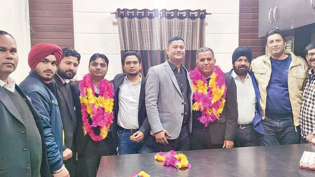 रुद्रपुरः जिला बार एसोसिएशन चुनाव में अध्यक्ष पद पर रही कड़ी टक्कर