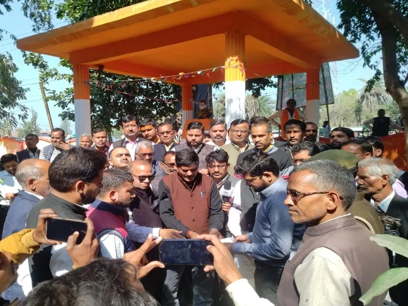 बाराबंकी : तहसील और जिला मुख्यालयों पर अधिवक्ताओं का प्रदर्शन