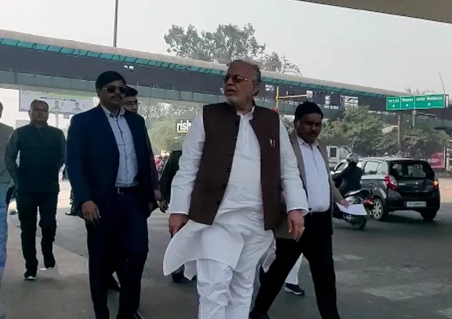 Traffic in Lucknow : ट्रैफिक जाम की समस्या को लेकर मंत्री सुरेश कुमार खन्ना ने किया निरीक्षण