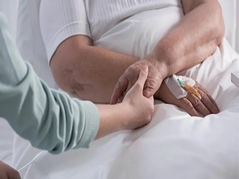 हरदोई : इंसानी रिश्ता और हुआ मजबूत, साथी के लिए साथियों ने मुट्ठी खोल कर जुटाई मदद