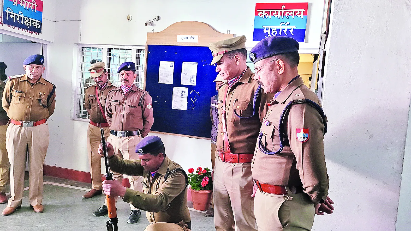 नैनीतालः एसपी क्राइम के निरीक्षण में खुलासा- जानकारी का अभाव या लापरवाही, जरूरत पड़ी तो कैसे करेंगे हवाई