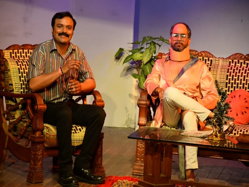 लखनऊ : रहस्यमय जिन्दगी पर पड़ा पर्दा हटाता है 'सन 2025'