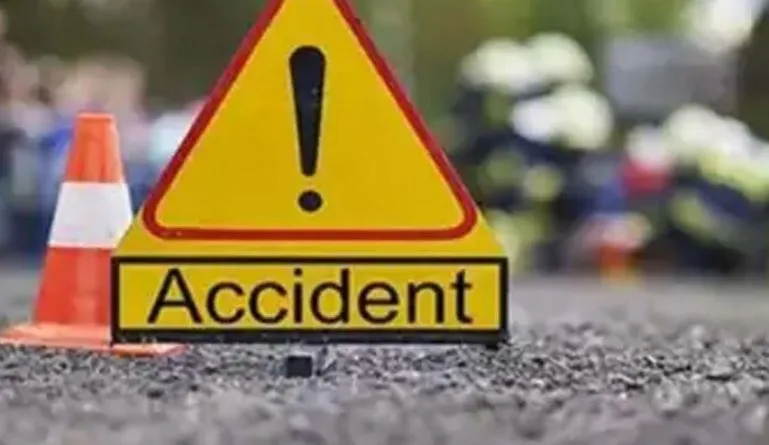 बरेली: ब्लैक स्पॉट पर भिड़ीं तीन बाइकें, पिता-पुत्र समेत तीन लोगों की मौत
