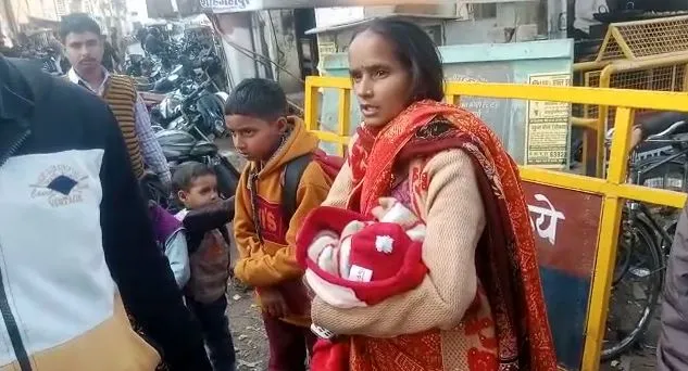 शाहजहांपुर: मां की ममता पिघली, बेटे को गोद देने से किया इंकार