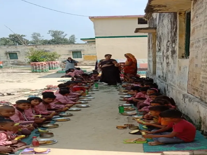 सुलतानपुर : रसोइयों की पाक कला प्रतियोगिता में बच्चे देंगे नंबर  