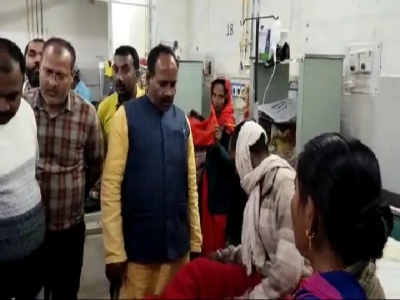 अयोध्या : मेडिकल कॉलेज पहुंचे पूर्वांचल विकास बोर्ड के सदस्य, मरीजों का जाना हाल 