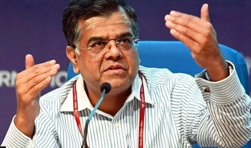 लघु बचत योजनाओं में निवेश सीमा बढ़ाने से वरिष्ठ नागरिकों, मध्यम वर्ग को फायदा होगा: वित्त सचिव 