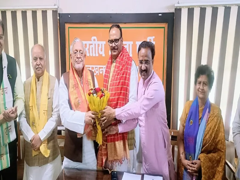 लखनऊ : सरल एप से जुड़ेंगे बीजेपी के 25 स्मार्ट फोन धारक युवा कार्यकर्ता 