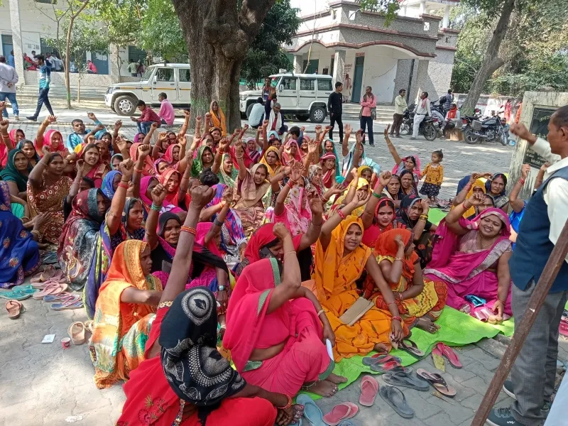 सुलतानपुर : तहसीलदार साहब, पंचायत सचिव कर रहे धन उगाही 