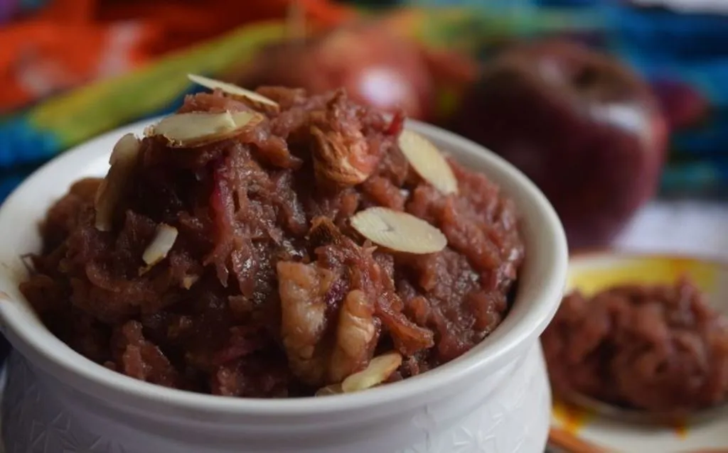 रोजाना सेब खाना लगता है बोरिंग, जायकेदार हलवा बनाकर खाएं और सभी को खिलाएं, जानें रेसिपी