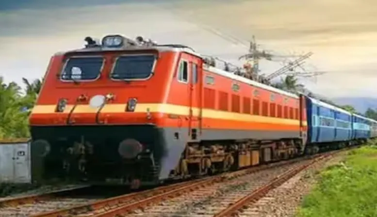 बरेली: ऑपरेशन चक्रव्यूह चलाकर ट्रेनों में वसूले 9. 58 लाख रुपये