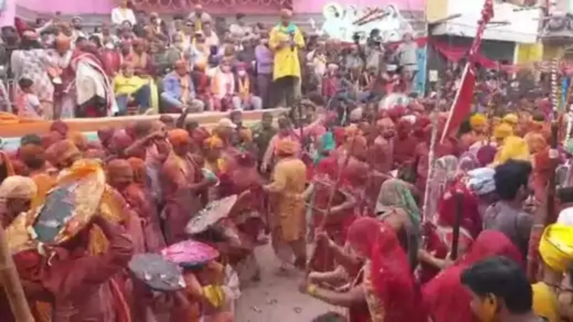 मथुरा : लट्ठ मार होली को देखते हुए सुरक्षा व्यवस्था चाक चौबंद, ड्रोन...CCTV कैमरा की मदद से निगरानी