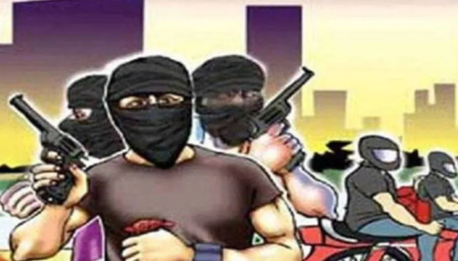 अमरोहा: हथियारों के बल पर बदमाशों ने दो घरों को बनाया निशाना, नकदी समेत लाखों का सामान लूटा