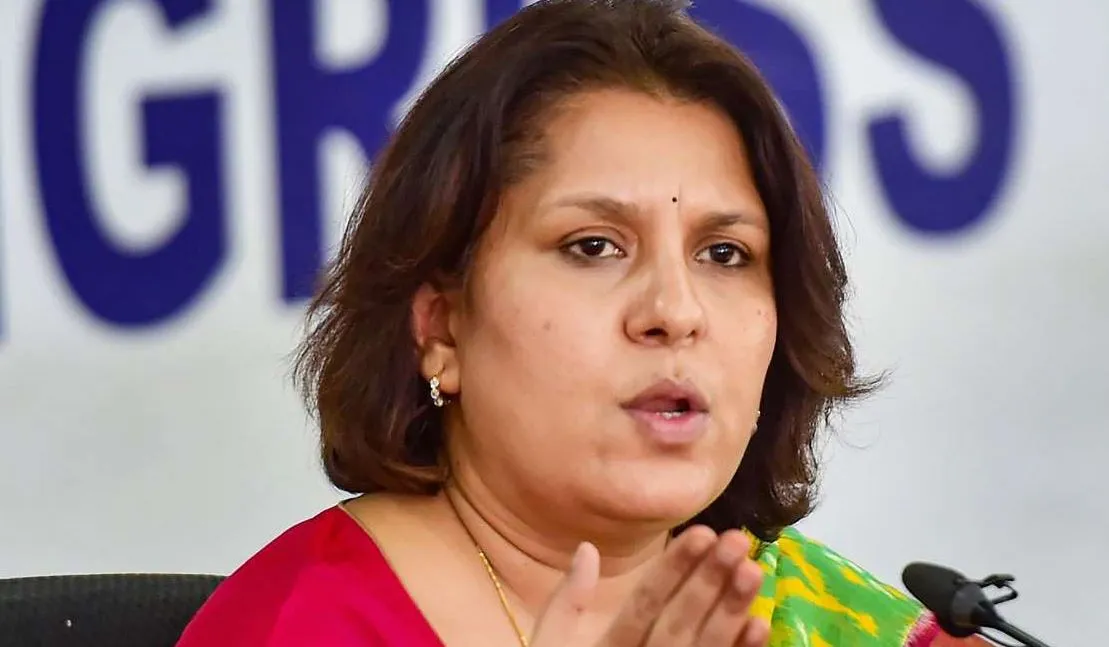 मोदी विदेश में भारतीयों के खिलाफ ही बोलते हैं: सुप्रिया श्रीनेत