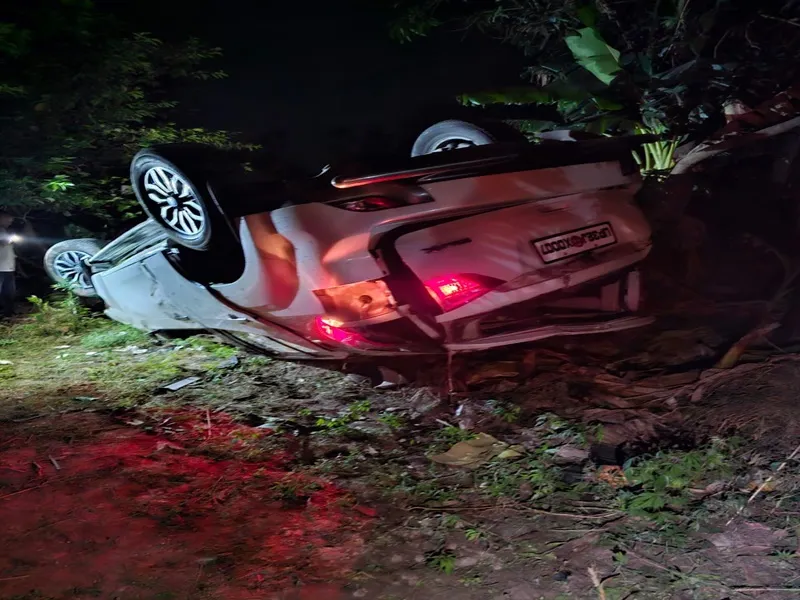 बहराइच: बोलेरो की टक्कर से खड्ड में पलटी स्कार्पियो, भाजपा विधायक की बहू समेत छह घायल