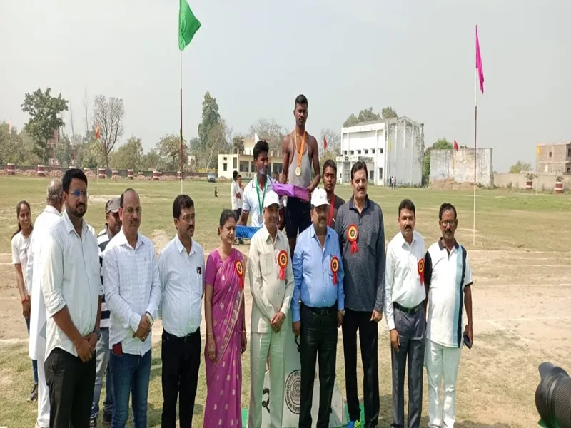 अयोध्या: दौड़ में अन्नपूर्णिमा और पवन ने गाड़े झंडे, साकेत महाविद्यालय में वार्षिक खेलकूद प्रतियोगिता का आगाज 