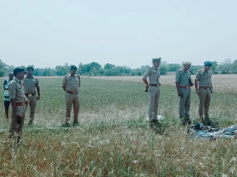 रायबरेली: खेत में मिला युवक का शव, हत्या कर फेंके जाने की आशंका