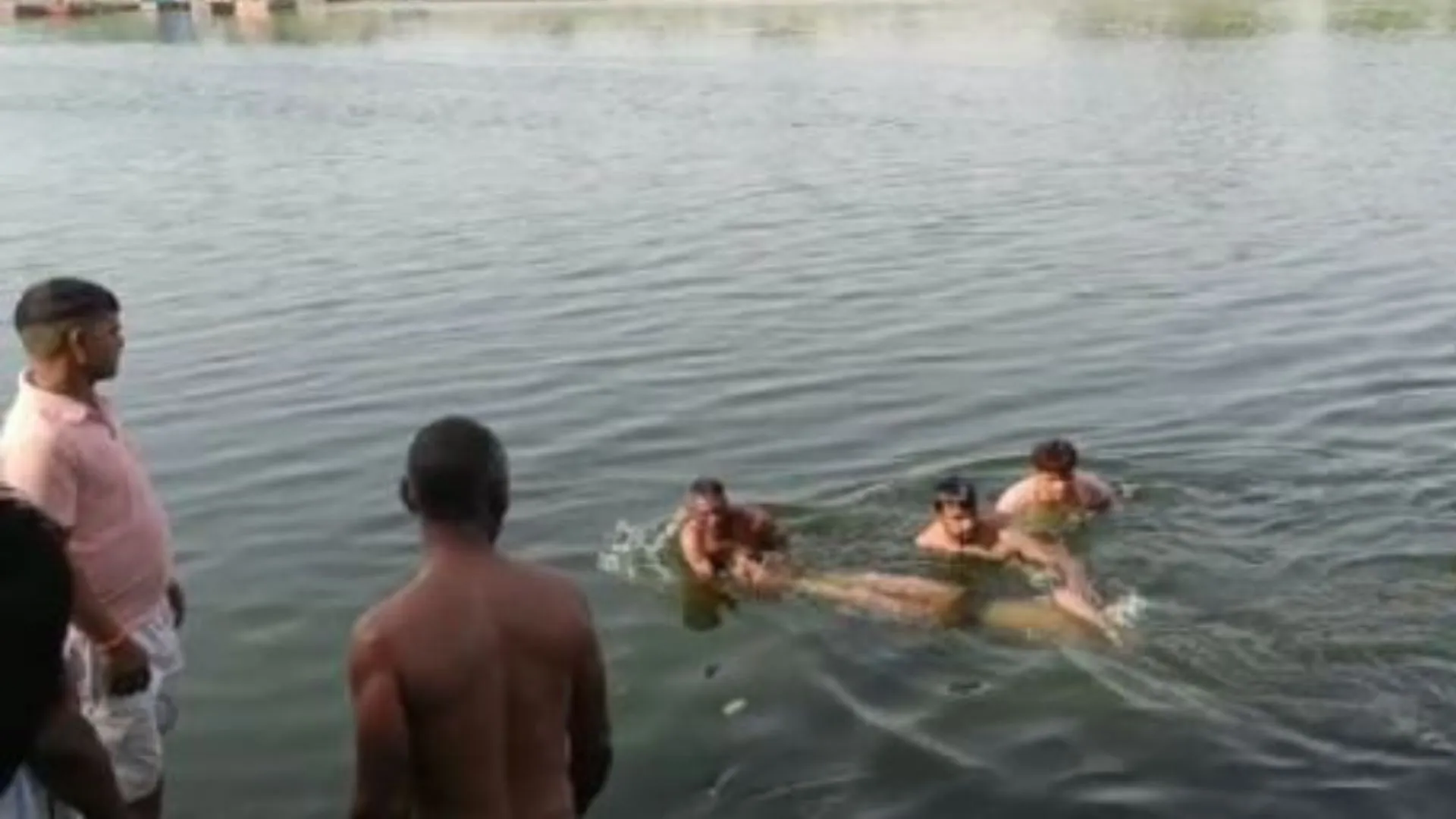 मथुरा : यमुना नदी में नहाने लगे किशोर की डूबने से मौत 