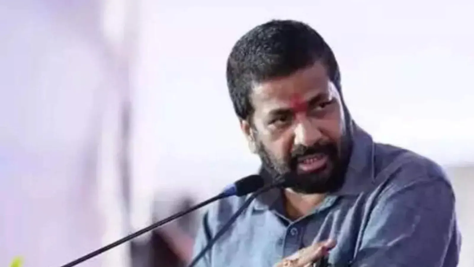 कुत्तों को खाते हैं असम के लोग, आवारा कुत्ते वहां भेजे जाएं : महाराष्ट्र के विधायक बच्चुभाऊ कडू