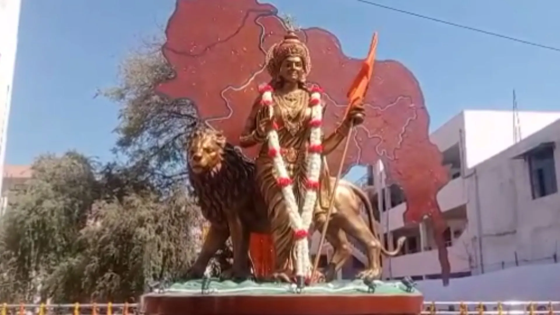 बरेली : वैदिक मंत्रोच्चार के साथ हुआ भारत माता की प्रतिमा का अनावरण