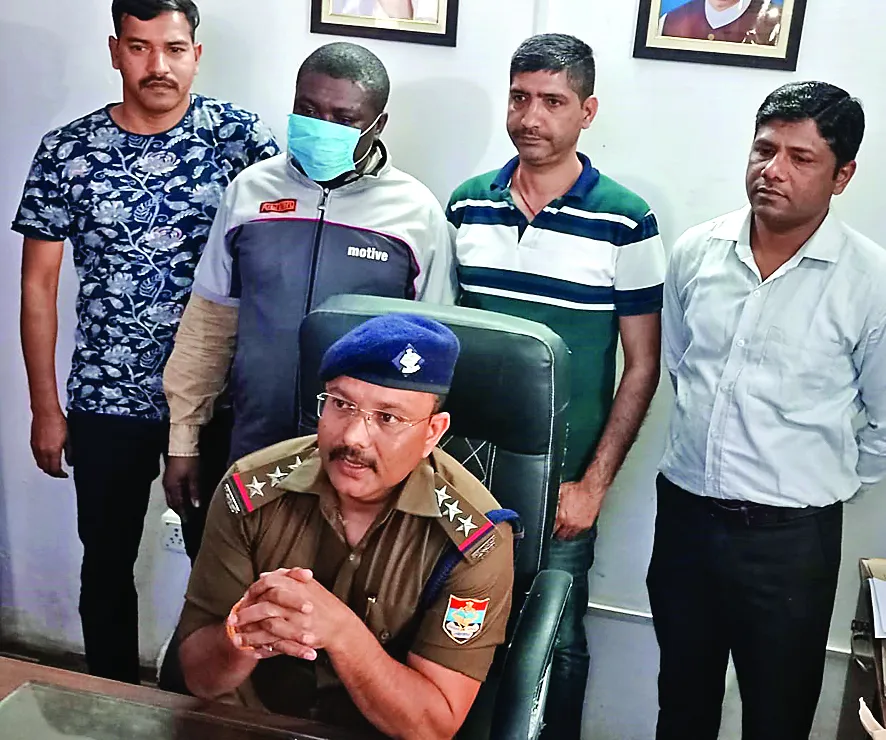 रुद्रपुर: बैंक मैनेजर से 1.85 करोड़ की ठगी का मास्टरमाइंड नाइजीरियन गिरफ्तार