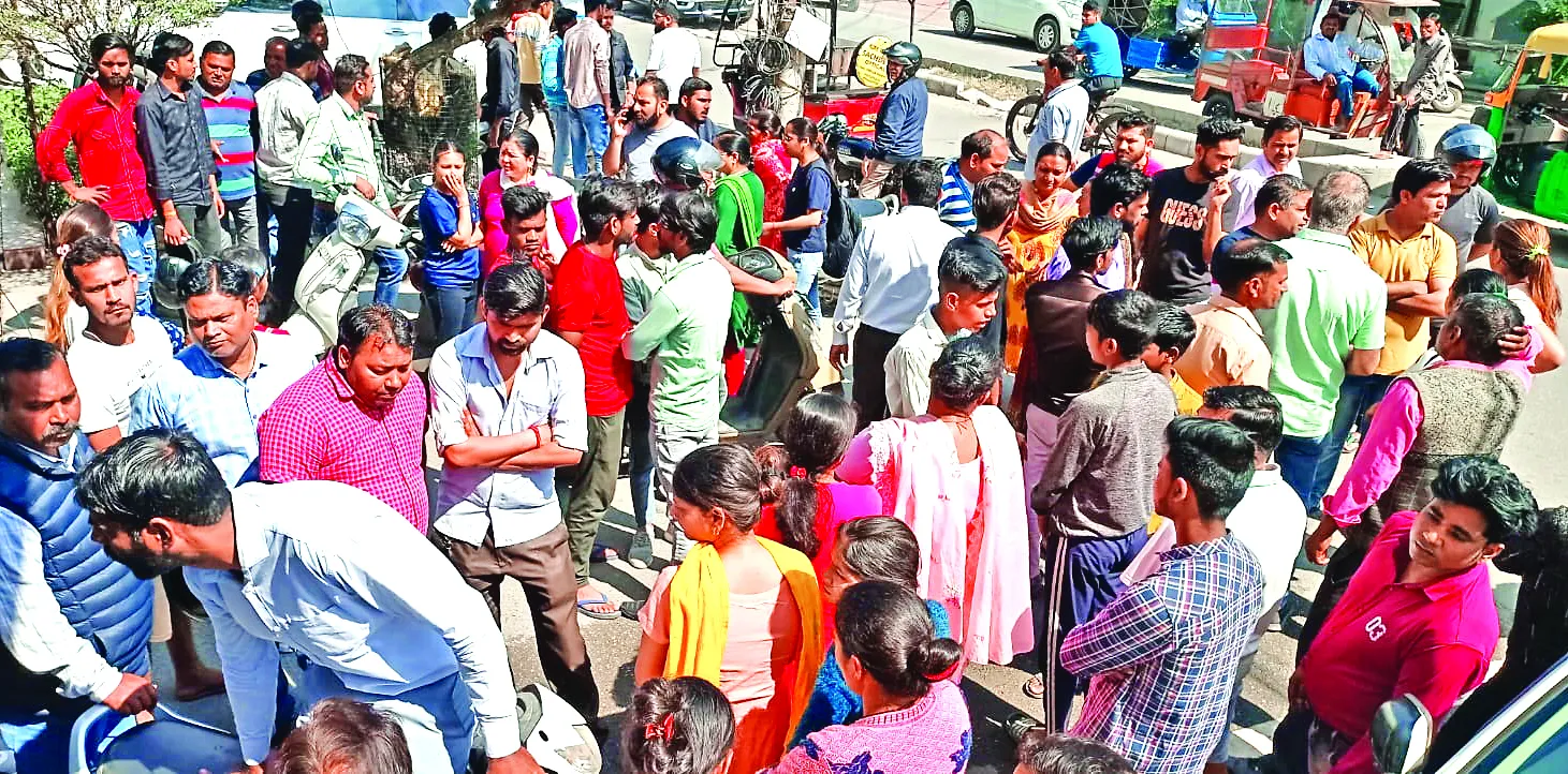 रुद्रपुर: होली धमाका ऑफर के नाम पर पैसे जमा करने वाली कंपनी भागी 