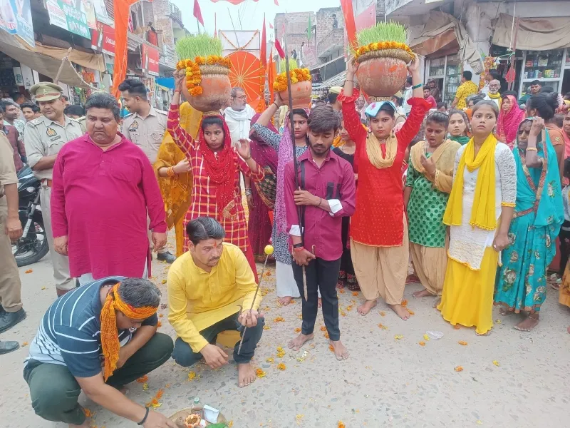 चित्रकूट: नवमी पर यमुना में किया गया जवारों का विसर्जन, जाटव समाज ने निकाली शोभायात्रा 